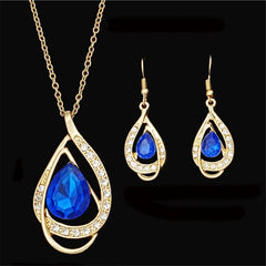 Vintage Jewelry Set: Necklace & Earrings