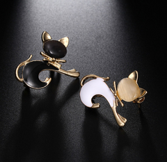Women's Elegant Cat Brooch